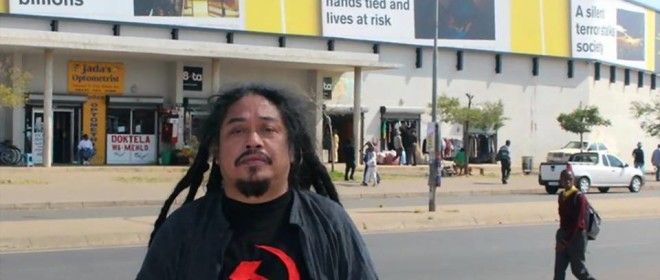 Heboh Putri Indonesia Pakai Baju Palu Arit, Penyair Ini Juga Unggah Foto Berbaju Palu Aritnya!