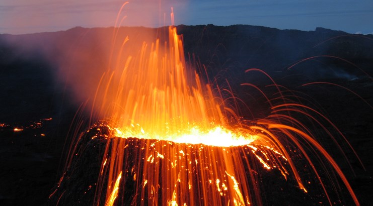 Erupsi Gunung Piton de la Fournaise